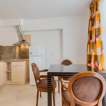 Robinson 公寓 埃勒尼特