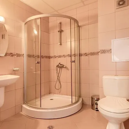 Robinson * 埃勒尼特