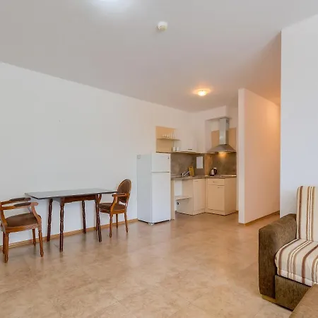 Robinson Lägenhet Elenite