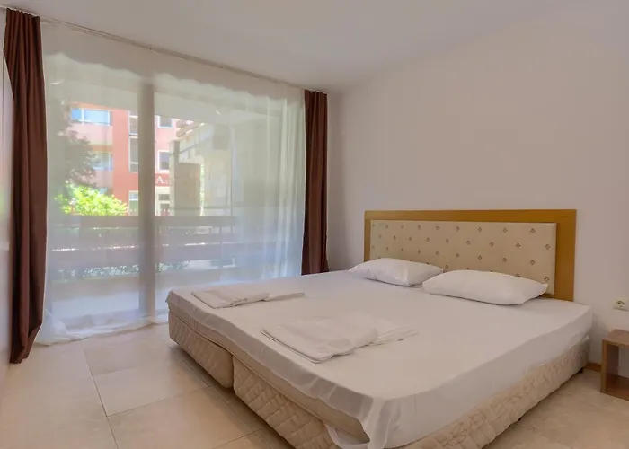 Apartament Robinson Elenite