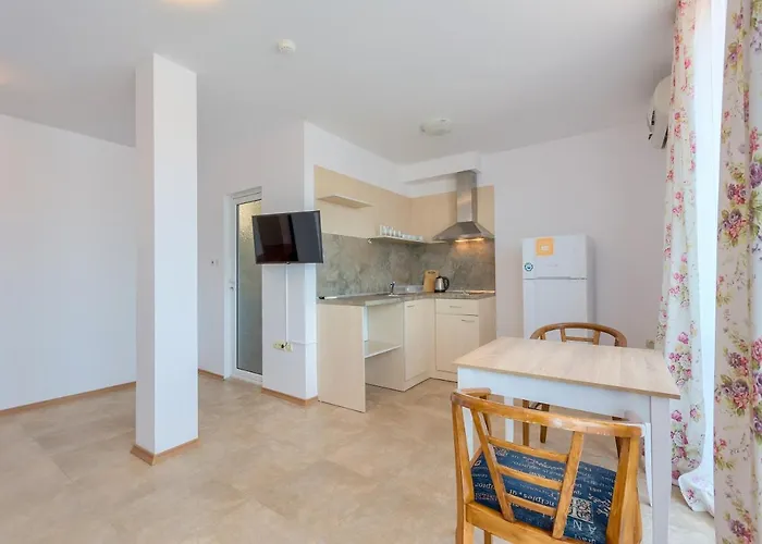 Robinson Apartament *