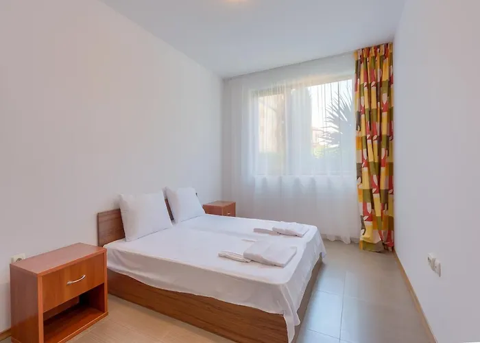 Robinson Apartament Elenite