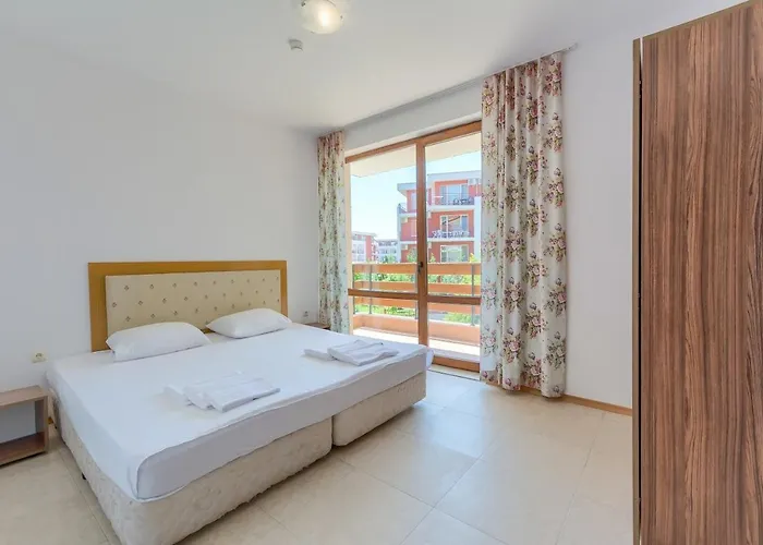 Robinson Apartament Elenite